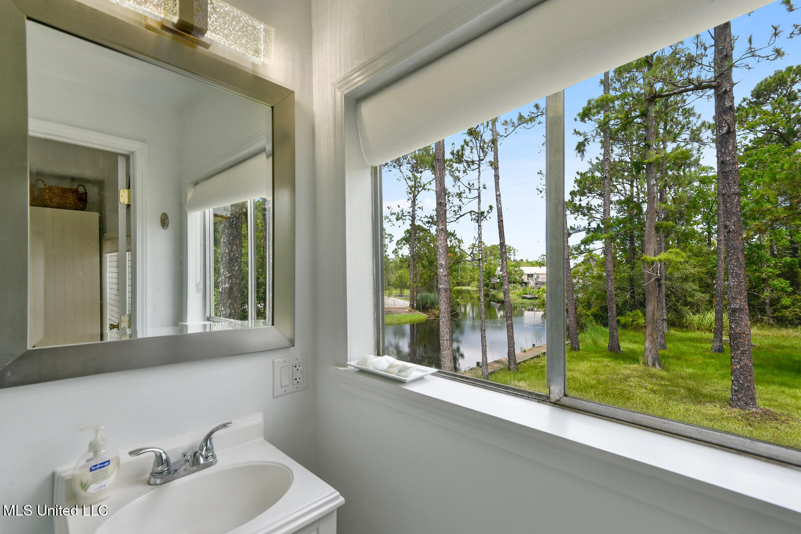 10091 River Drive, Bay Saint Louis, Mississippi image 16