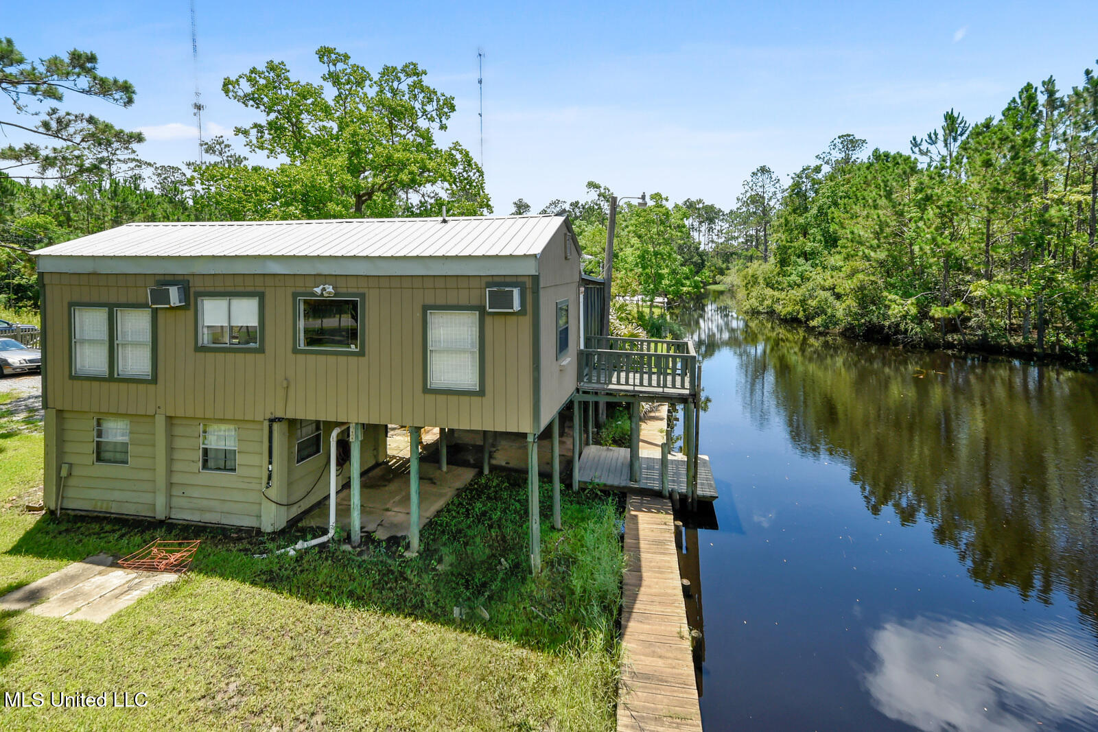 10091 River Drive, Bay Saint Louis, Mississippi image 1