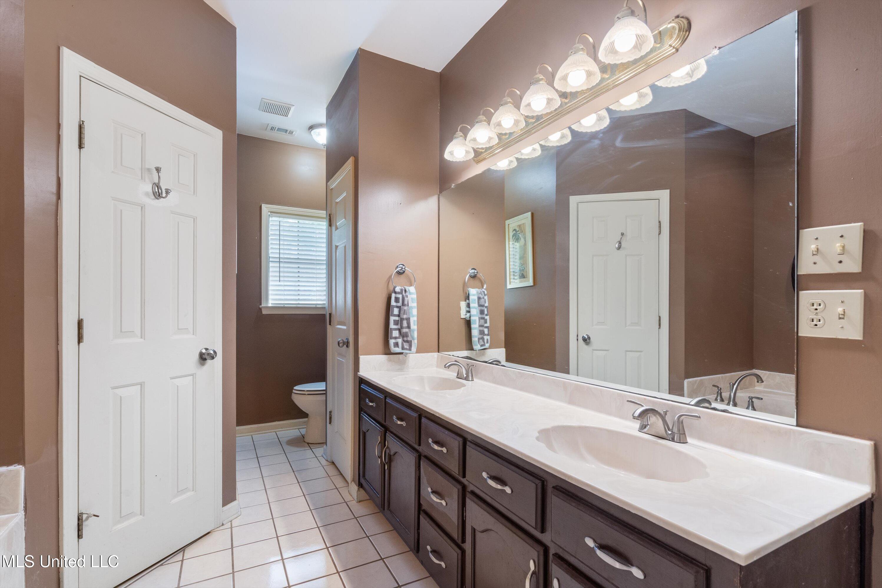 5135 Windy Ridge Drive, Southaven, Mississippi image 15