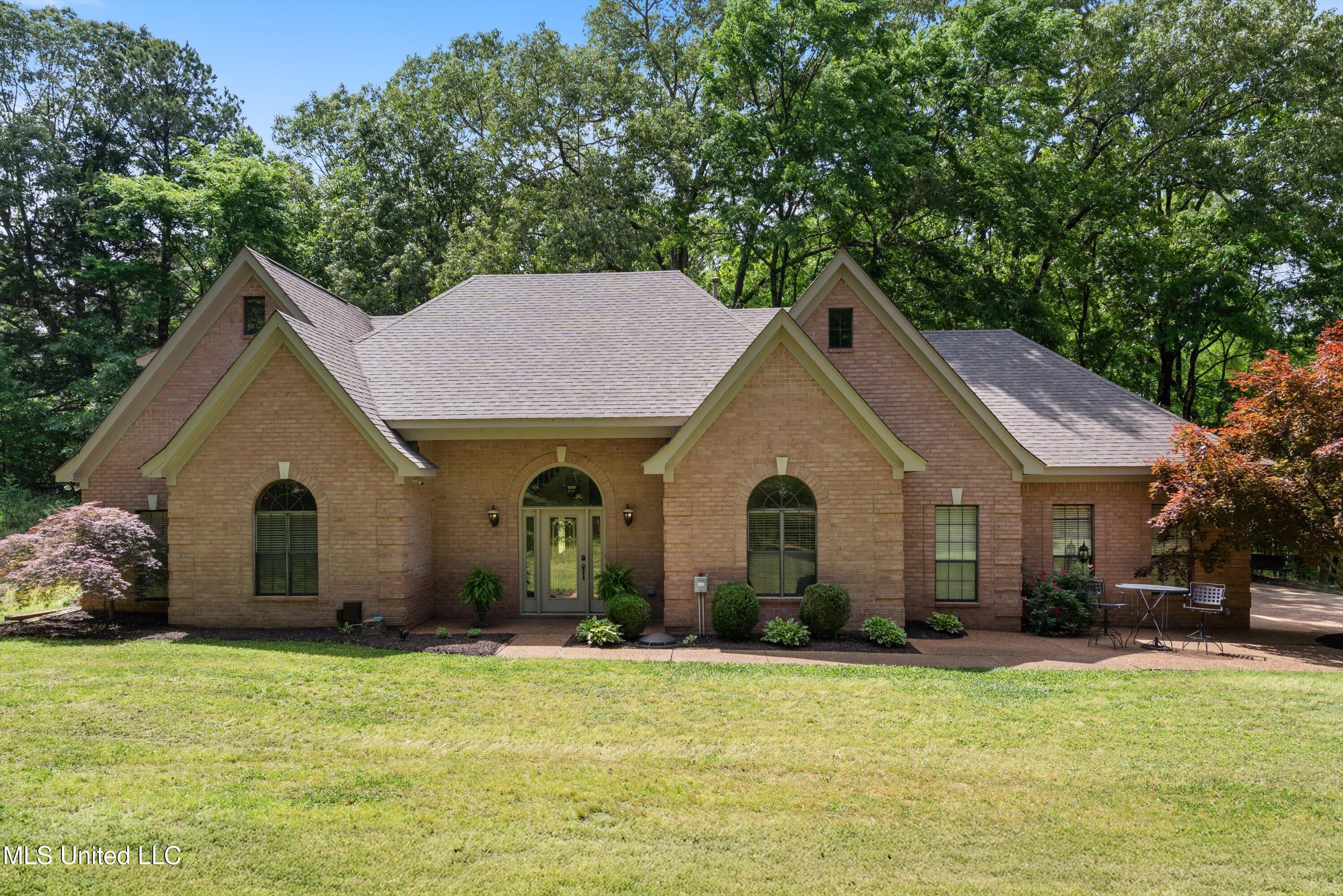 5135 Windy Ridge Drive, Southaven, Mississippi image 2