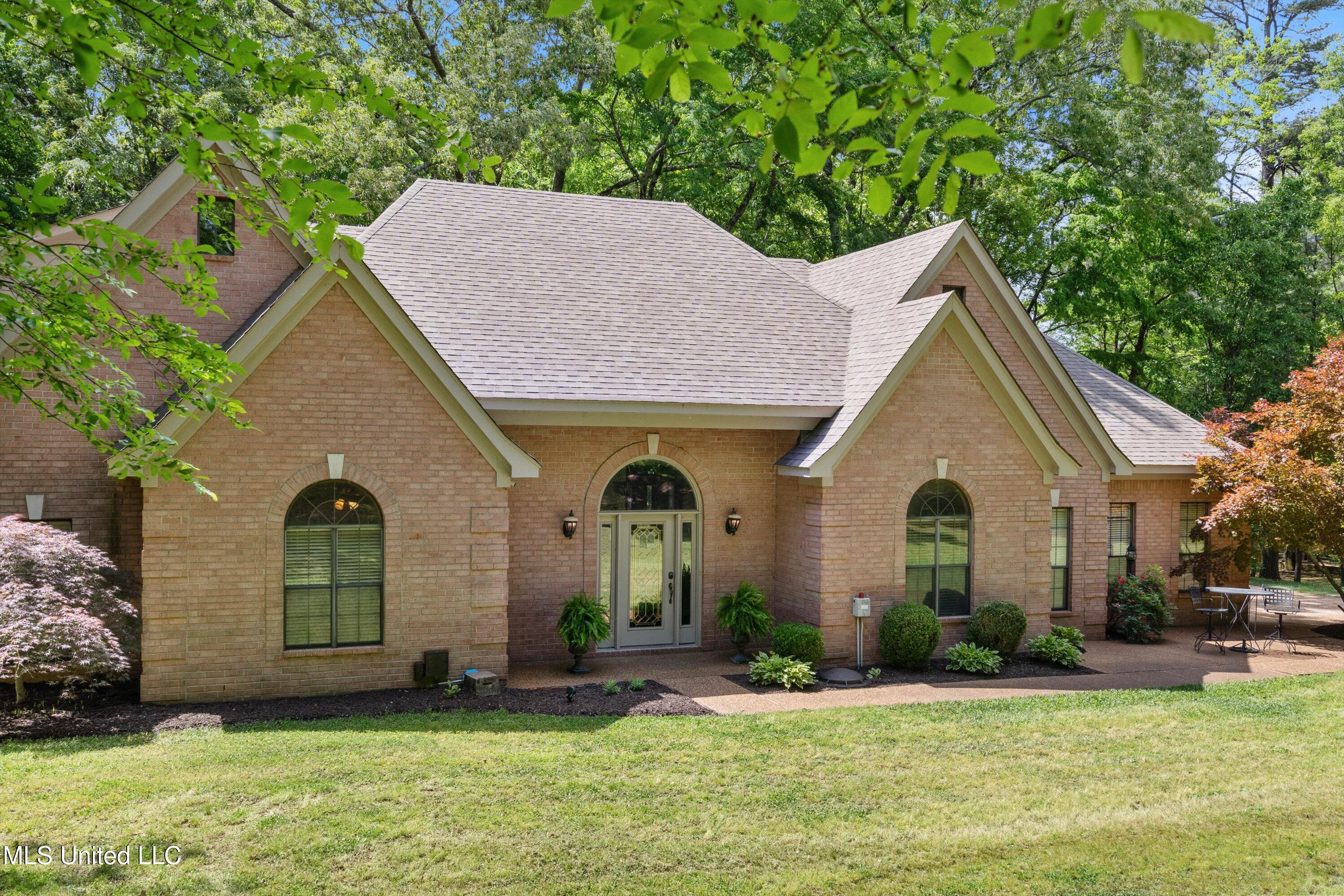5135 Windy Ridge Drive, Southaven, Mississippi image 1