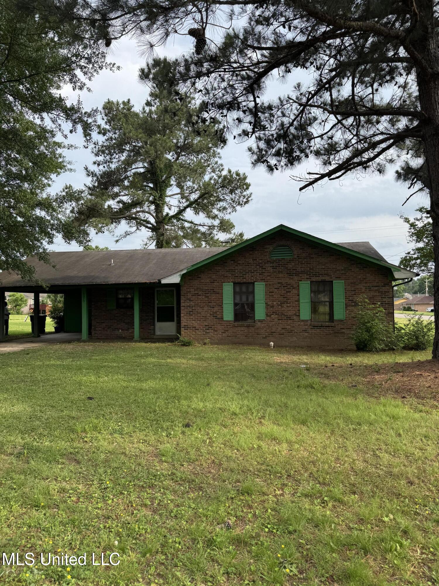 10373 Lafayette Drive, Olive Branch, Mississippi image 1