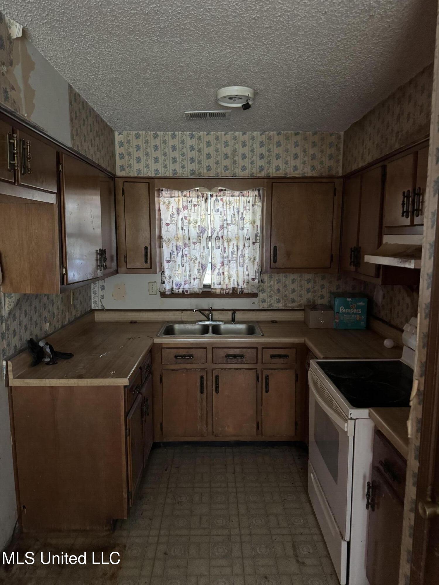 10373 Lafayette Drive, Olive Branch, Mississippi image 6