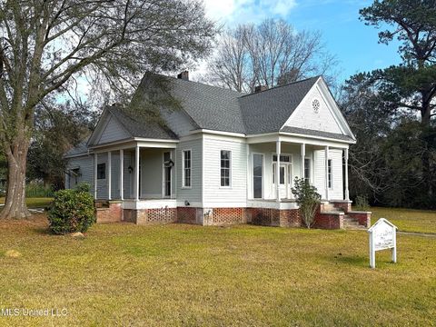 Apartment For Sale - 711 College Street<br/> Tylertown, MS 39667