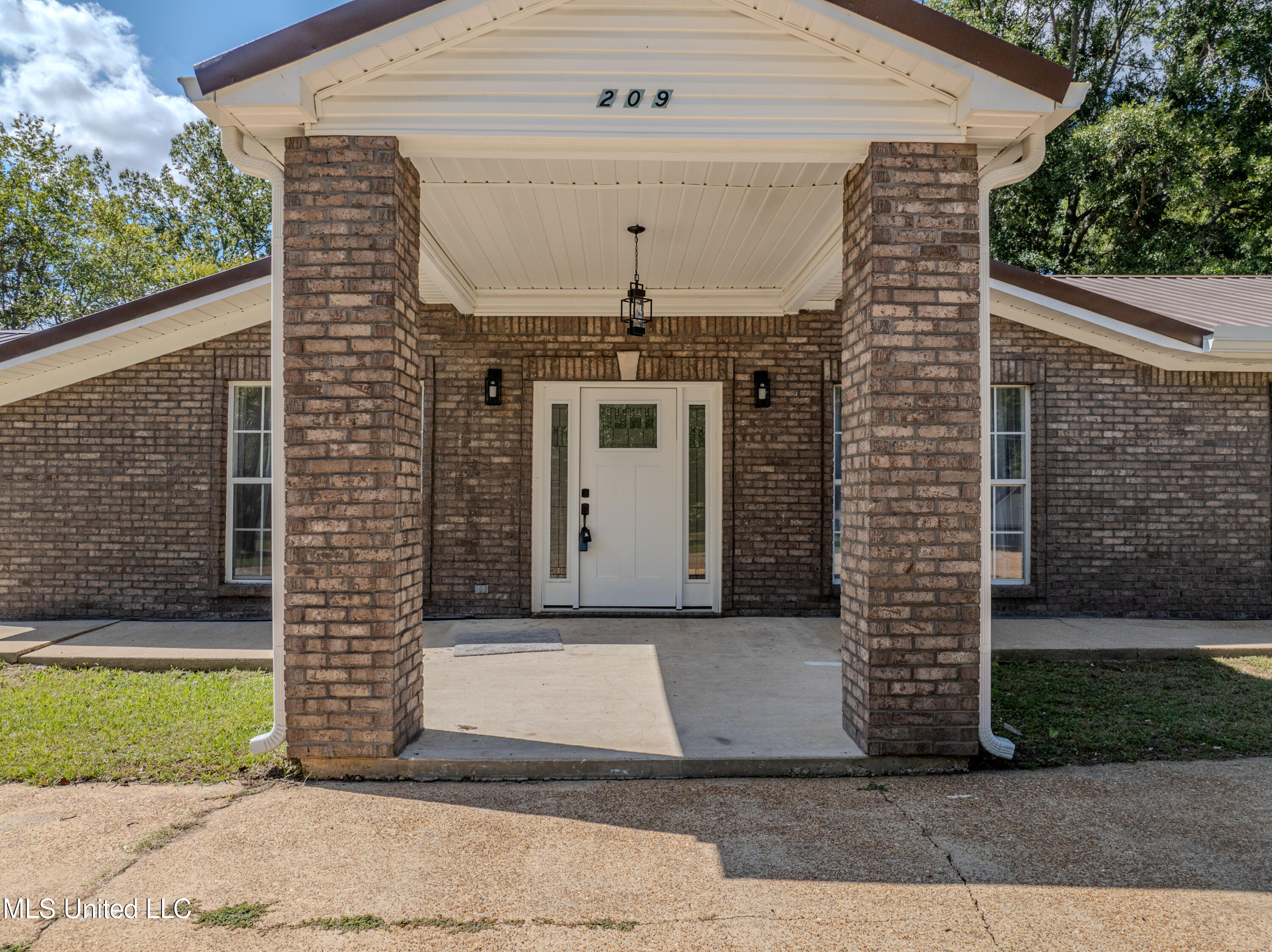 209 Elm Road, Batesville, Mississippi image 10