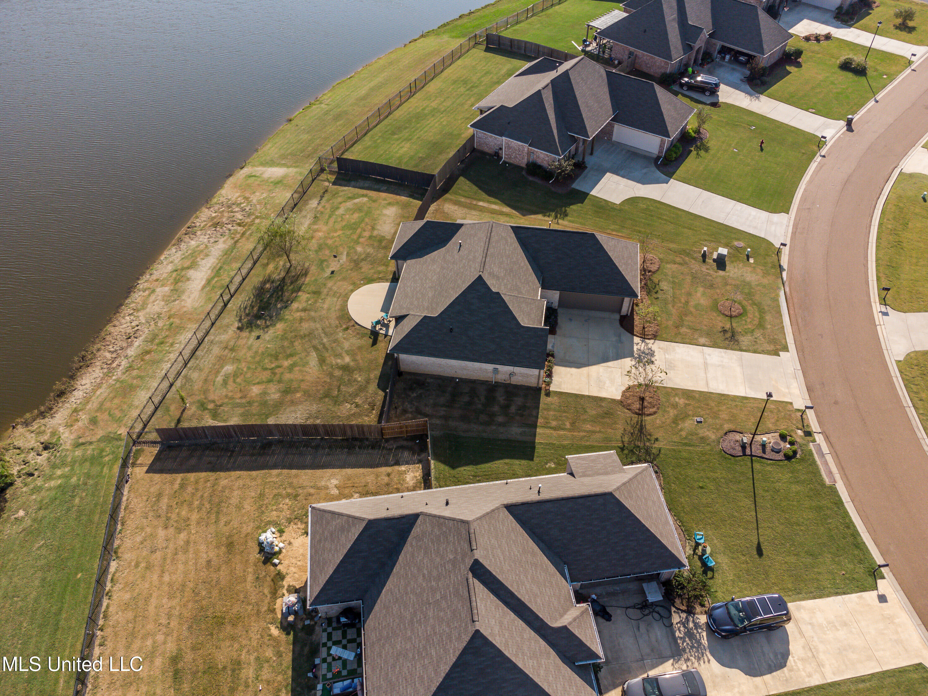 Madison, Mississippi 39110, United States, 3 Bedrooms Bedrooms, ,2 BathroomsBathrooms,Residential,Pending,39599