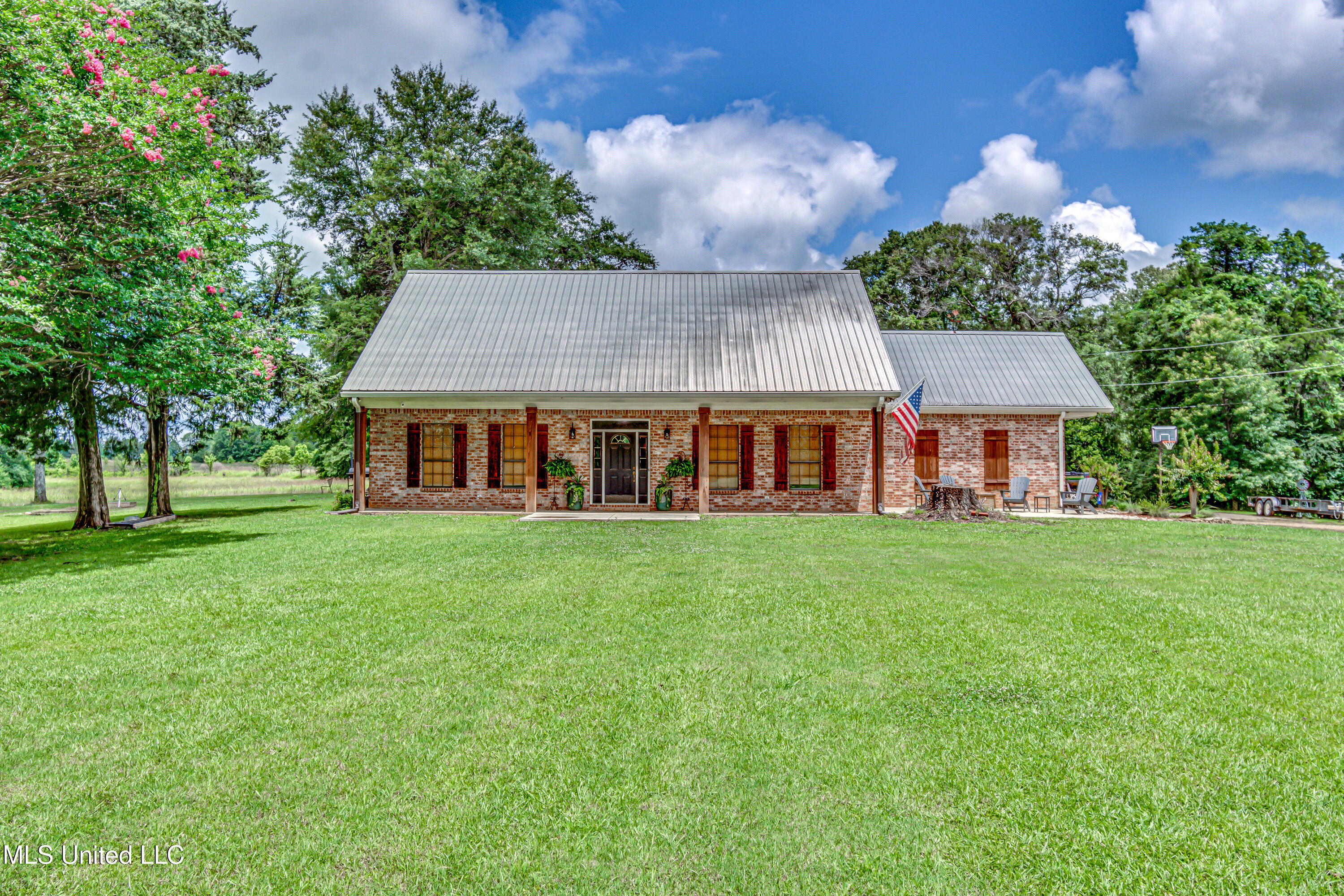4661 Wildwood Road, Benton, Mississippi image 1