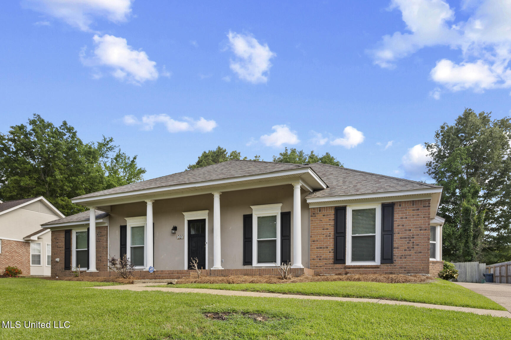 1035 N Azalea Drive, Madison, Mississippi image 2
