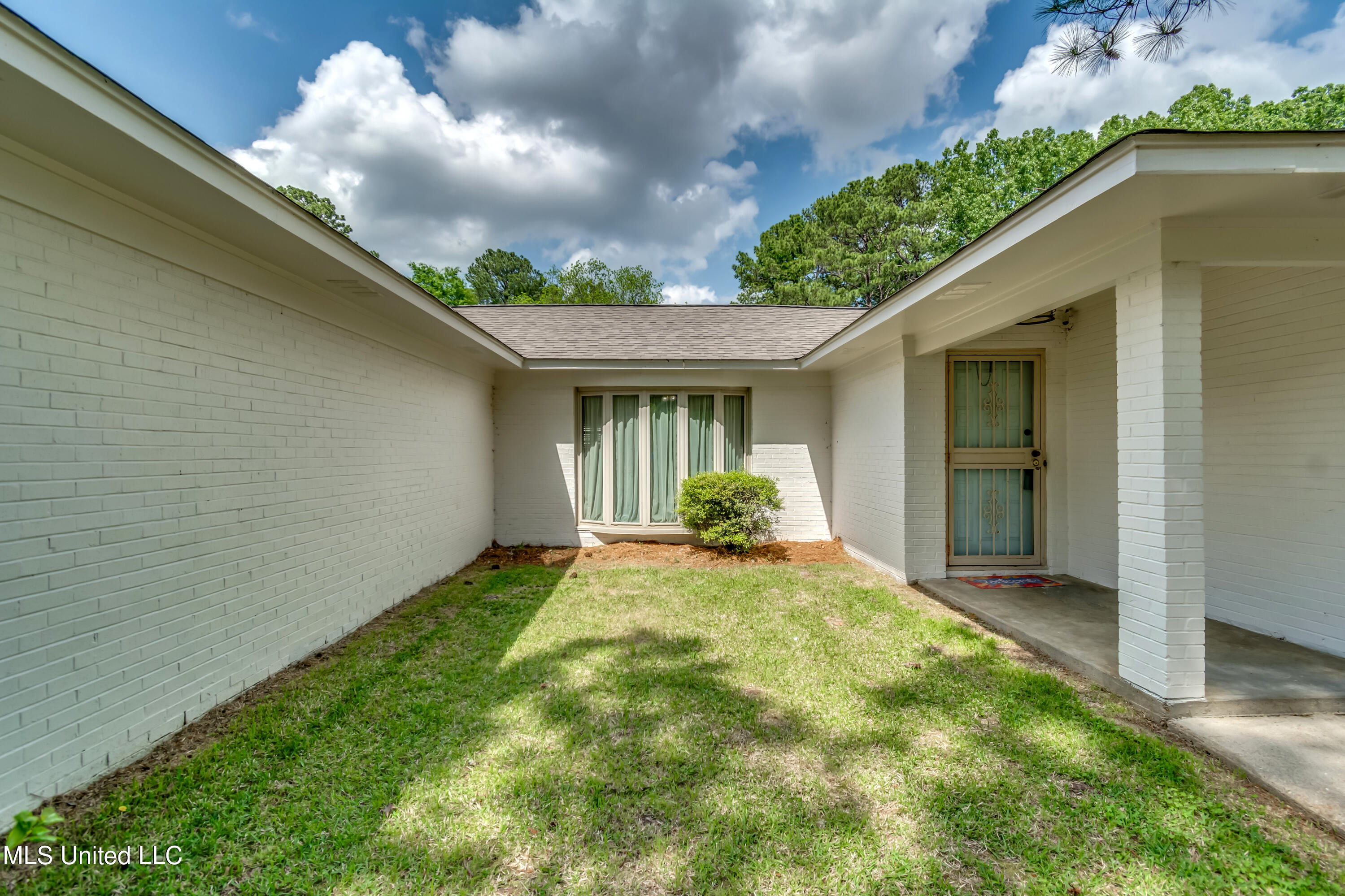 15 Cedar Cove, Brandon, Mississippi image 4