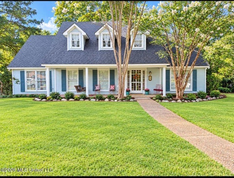 Homes For Sale - 5103 Meadow Oaks Park Drive<br/> Jackson, MS 39211
