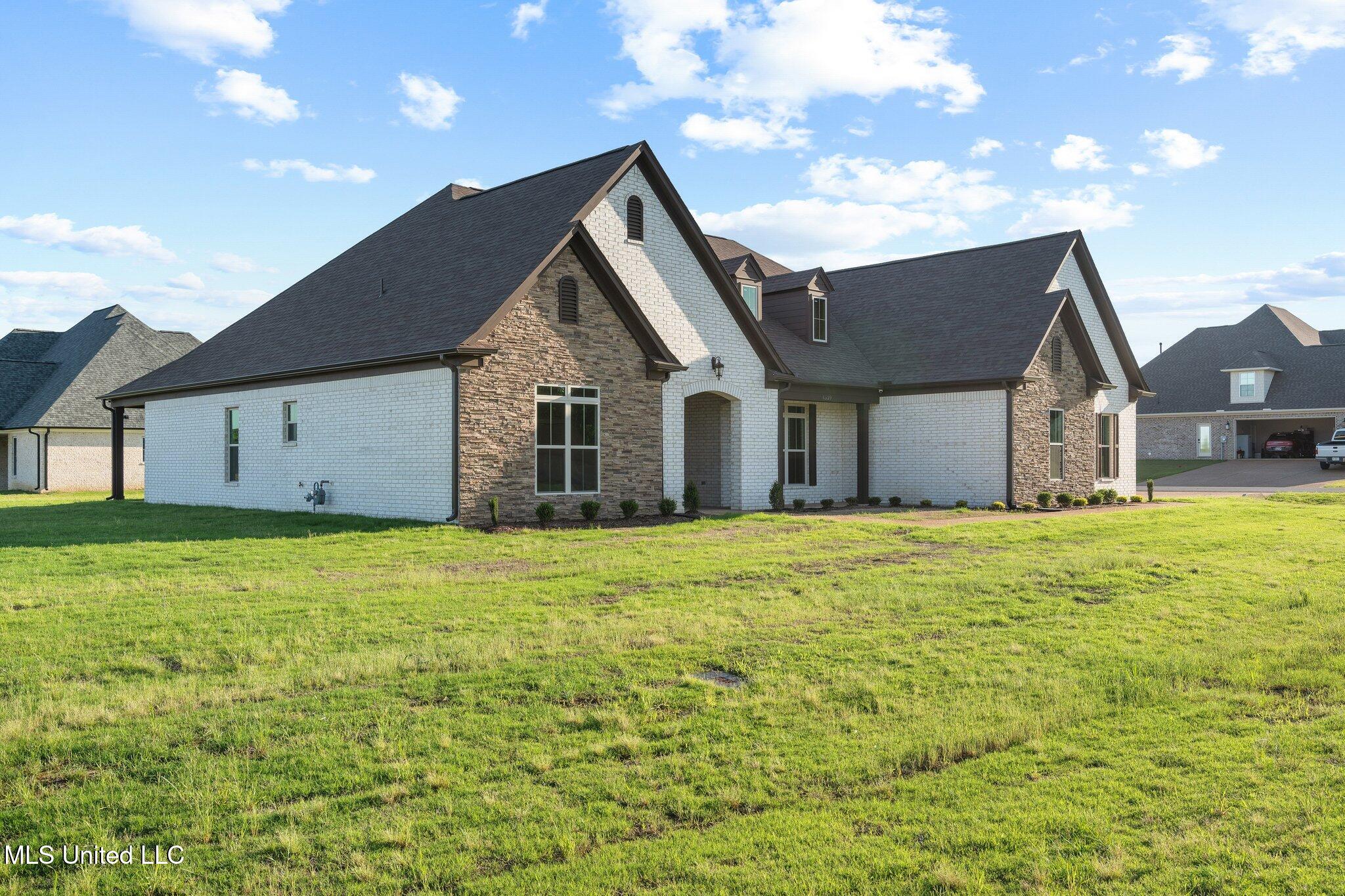 4339 Brooke Dr Dr, Nesbit, Mississippi image 3