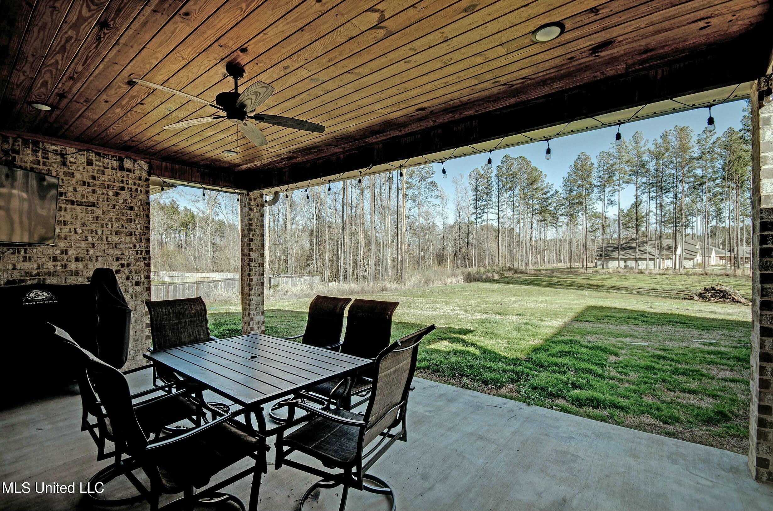 401 Fallen Acorn Circle, Brandon, Mississippi image 6