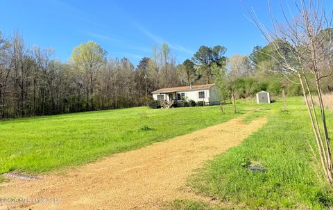 Mobile Home For Sale - 1015 Lomax Lane<br/> Crystal Springs, MS 39059
