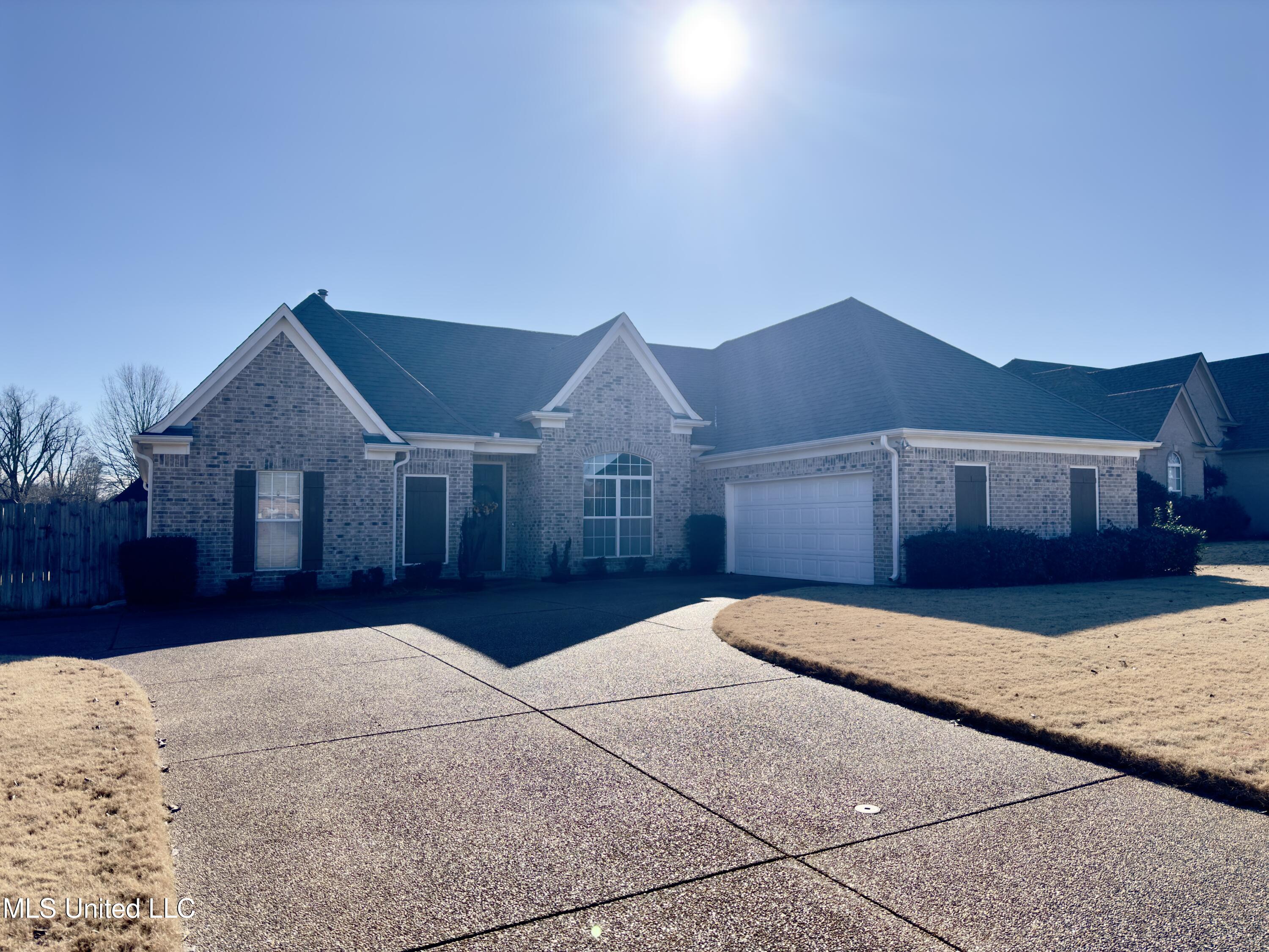 9127 Zach Drive, Olive Branch, Mississippi image 1