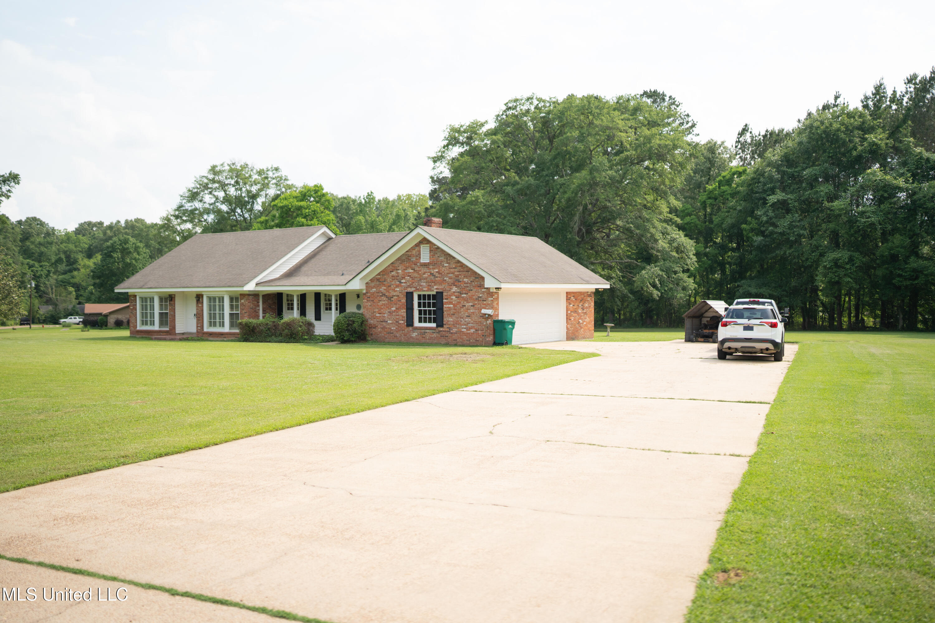 324 Bob White Drive, Canton, Mississippi image 1