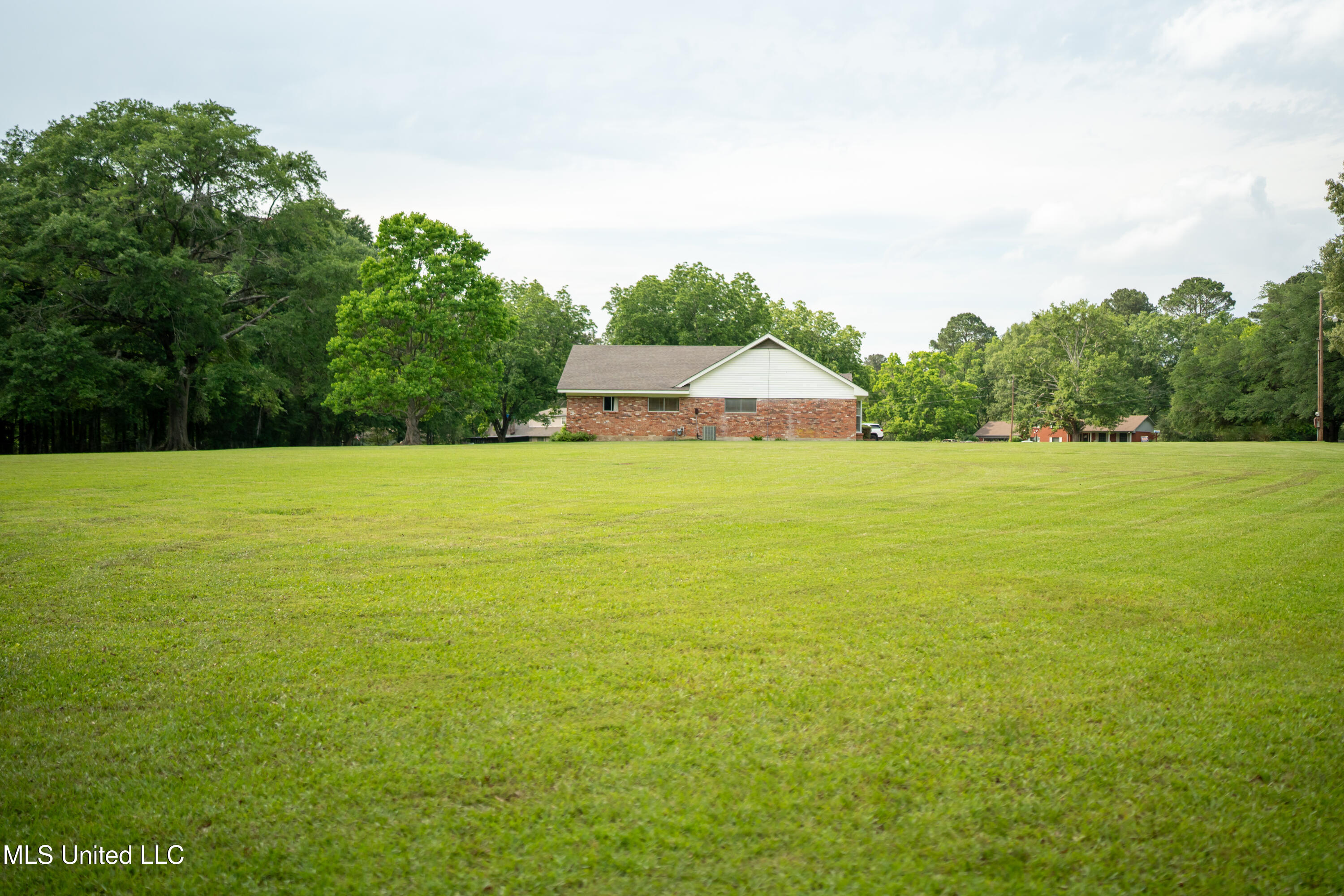 324 Bob White Drive, Canton, Mississippi image 8
