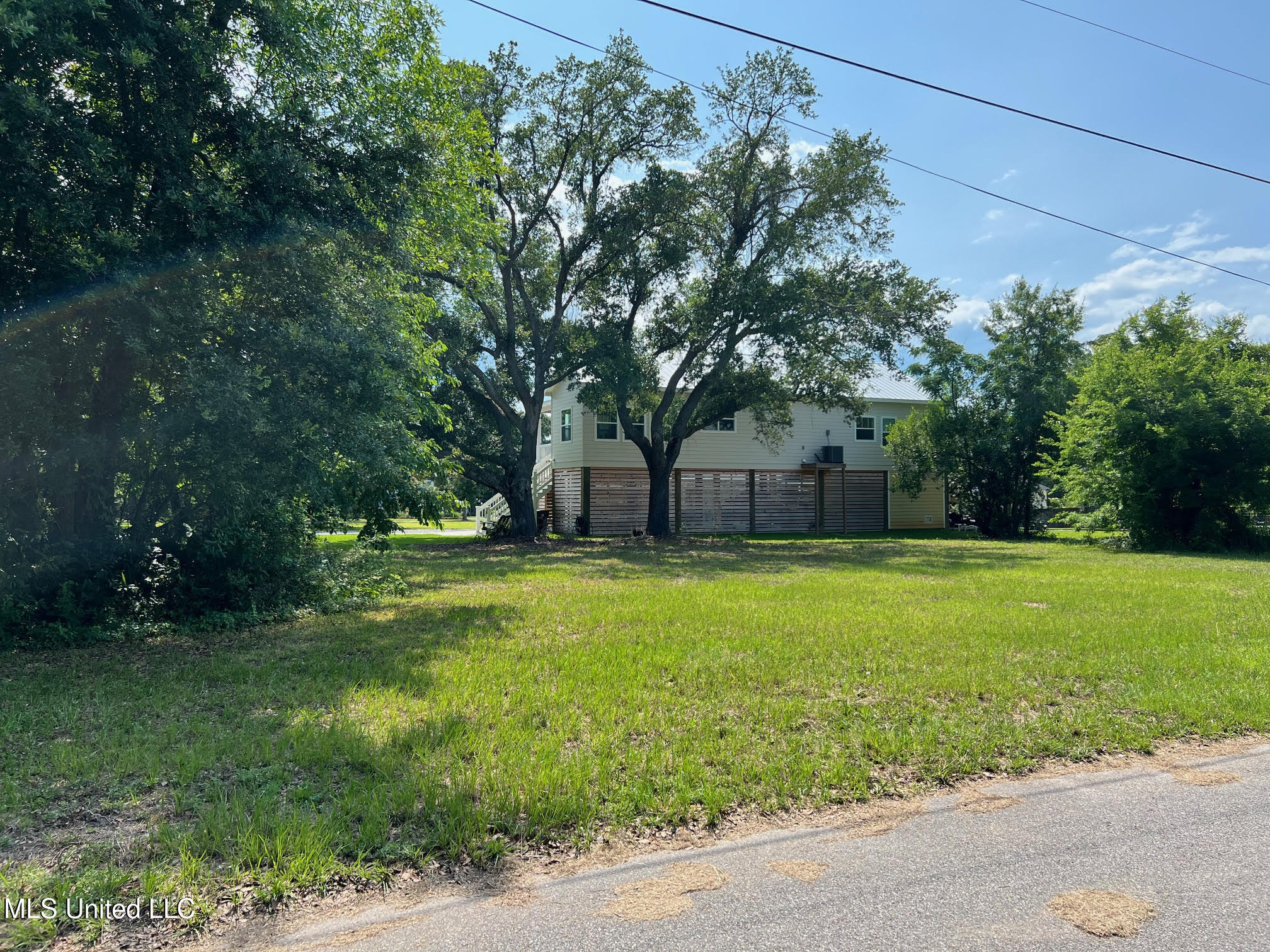205 Magnolia Avenue, Pass Christian, Mississippi image 1
