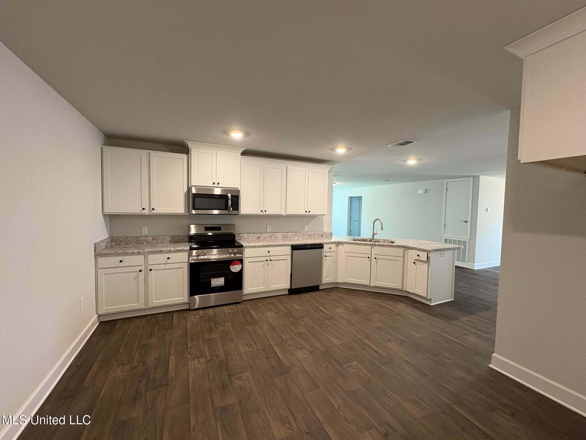 18091 Tiffany Renee Drive, Gulfport, Mississippi image 5