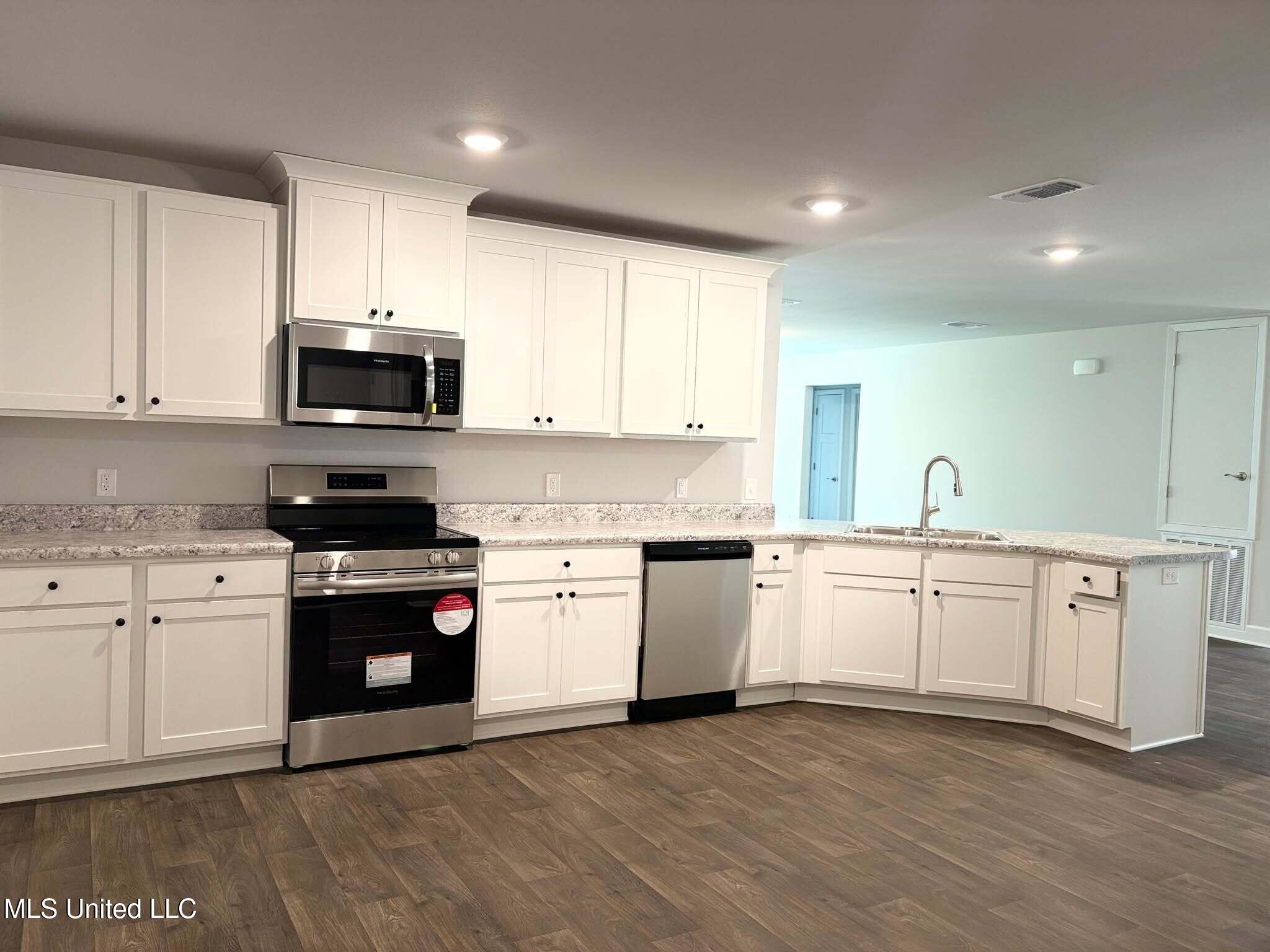 18091 Tiffany Renee Drive, Gulfport, Mississippi image 4