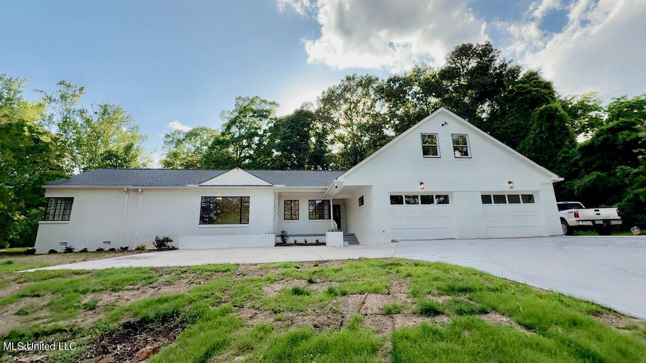 112 Louis Wilson Drive, Brandon, Mississippi image 3