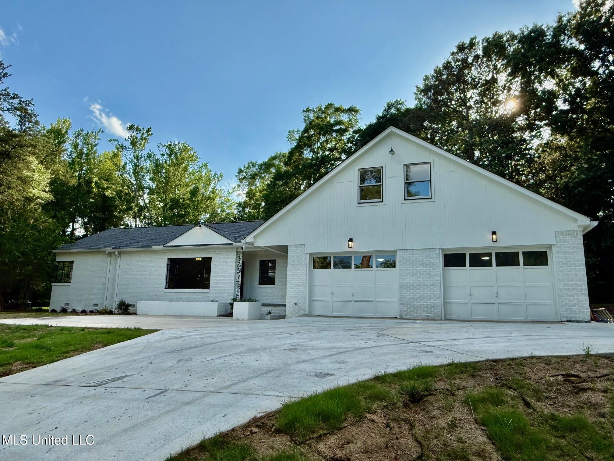 112 Louis Wilson Drive, Brandon, Mississippi image 4