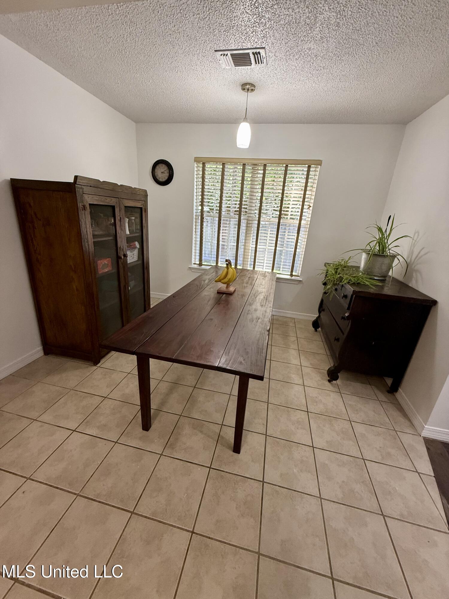 6925 Pinehurst Drive, Ocean Springs, Mississippi image 9