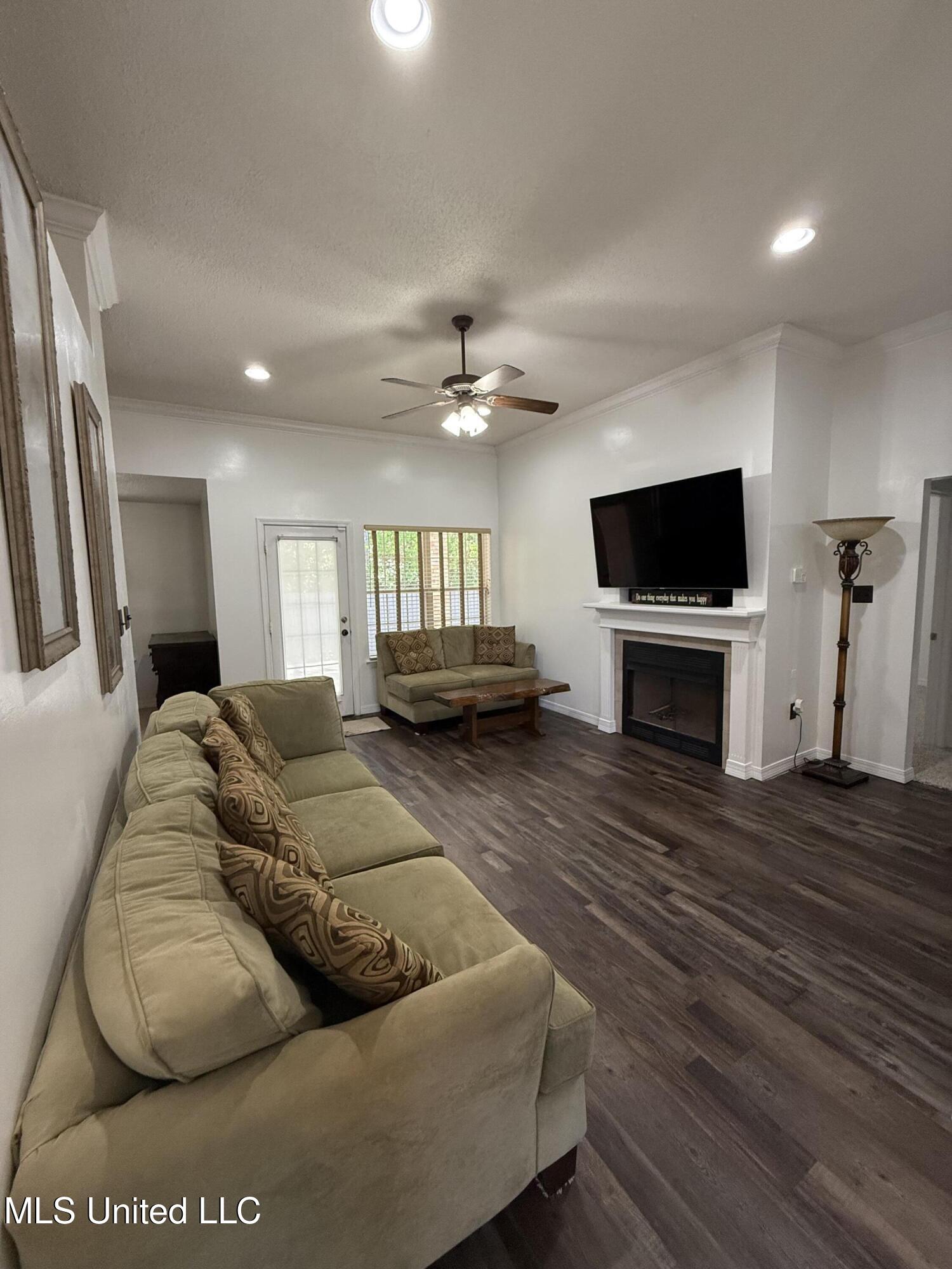 6925 Pinehurst Drive, Ocean Springs, Mississippi image 7