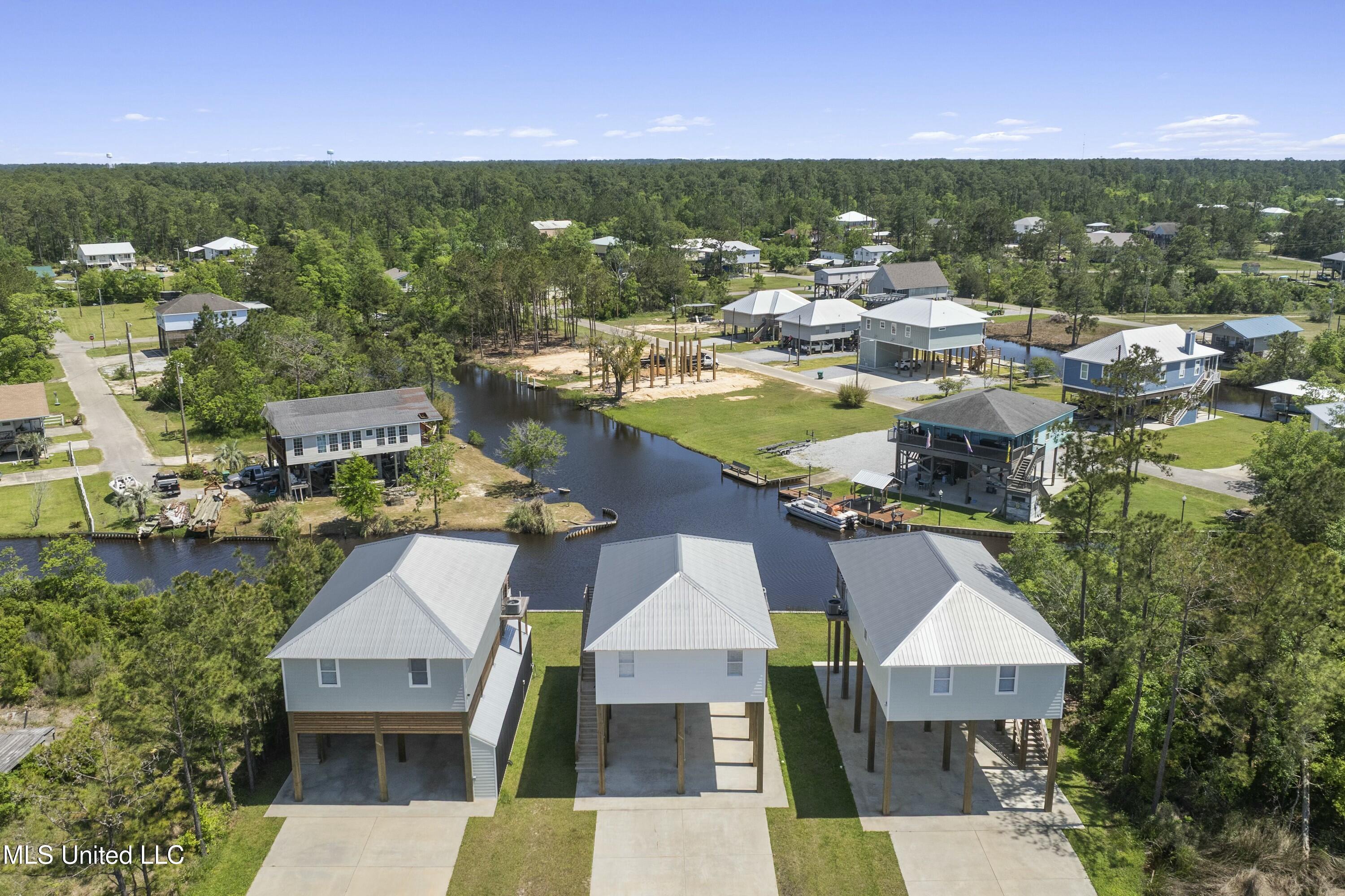 10066 E Bayou View Drive, Bay Saint Louis, Mississippi image 32