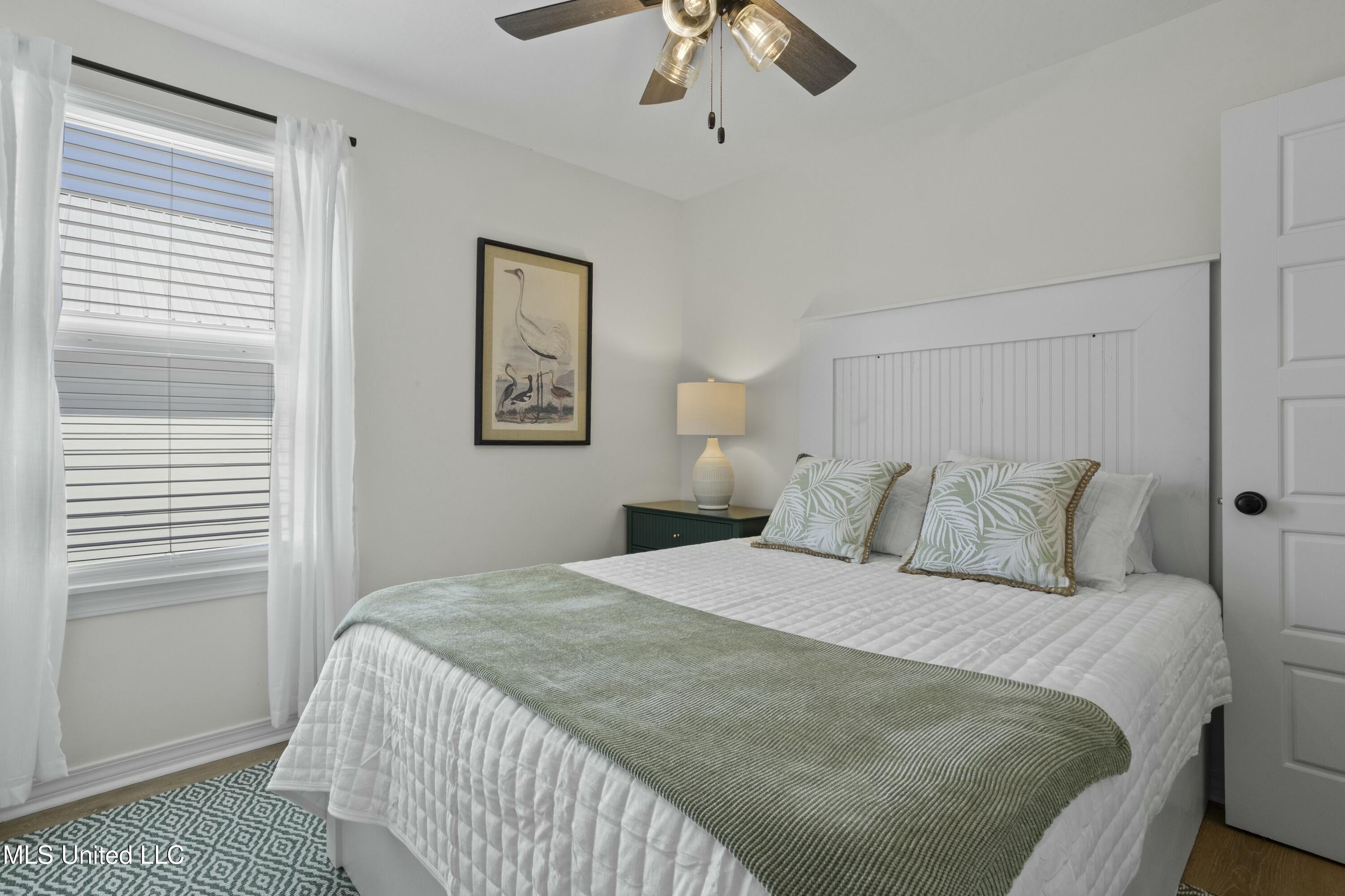10066 E Bayou View Drive, Bay Saint Louis, Mississippi image 24