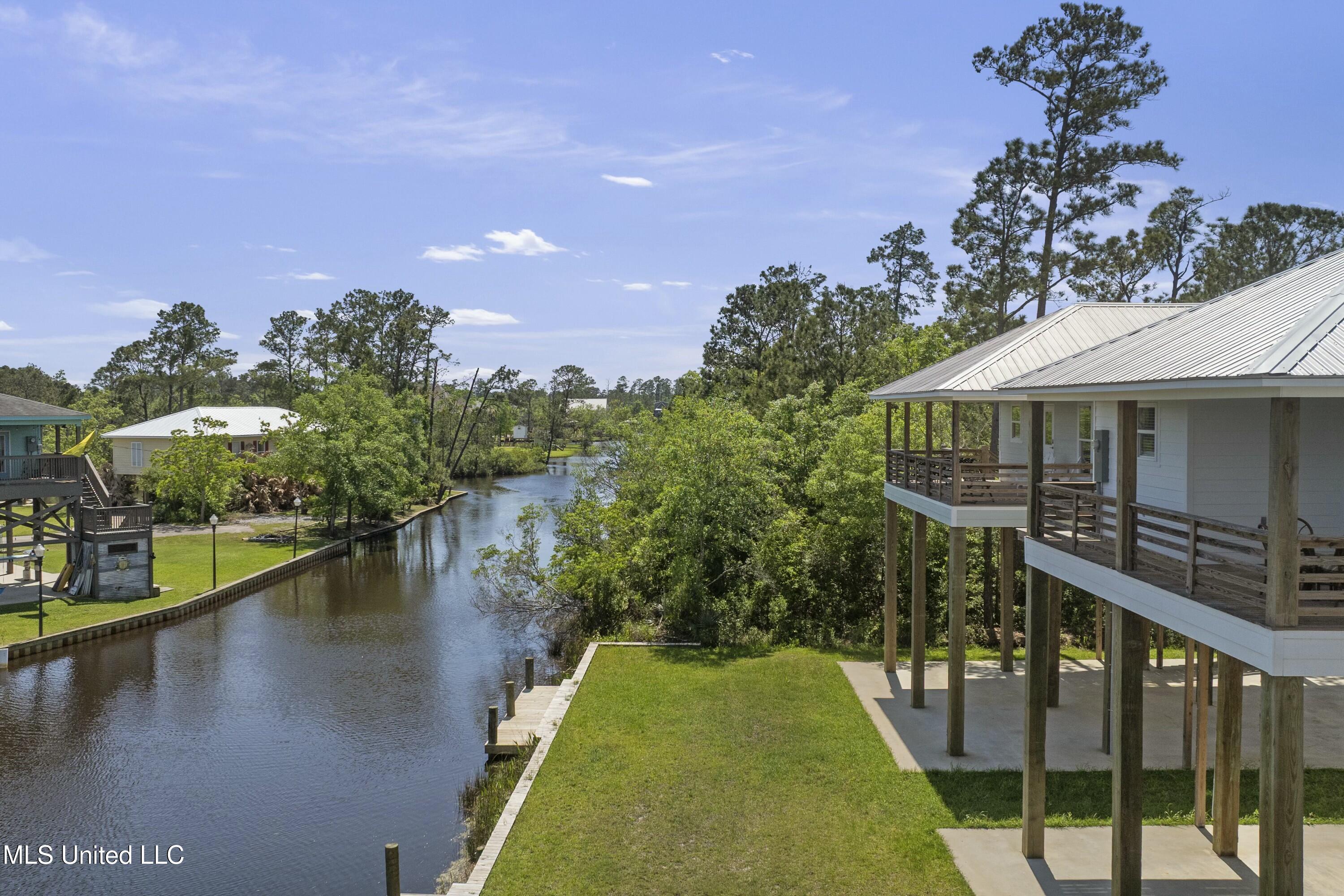 10066 E Bayou View Drive, Bay Saint Louis, Mississippi image 5