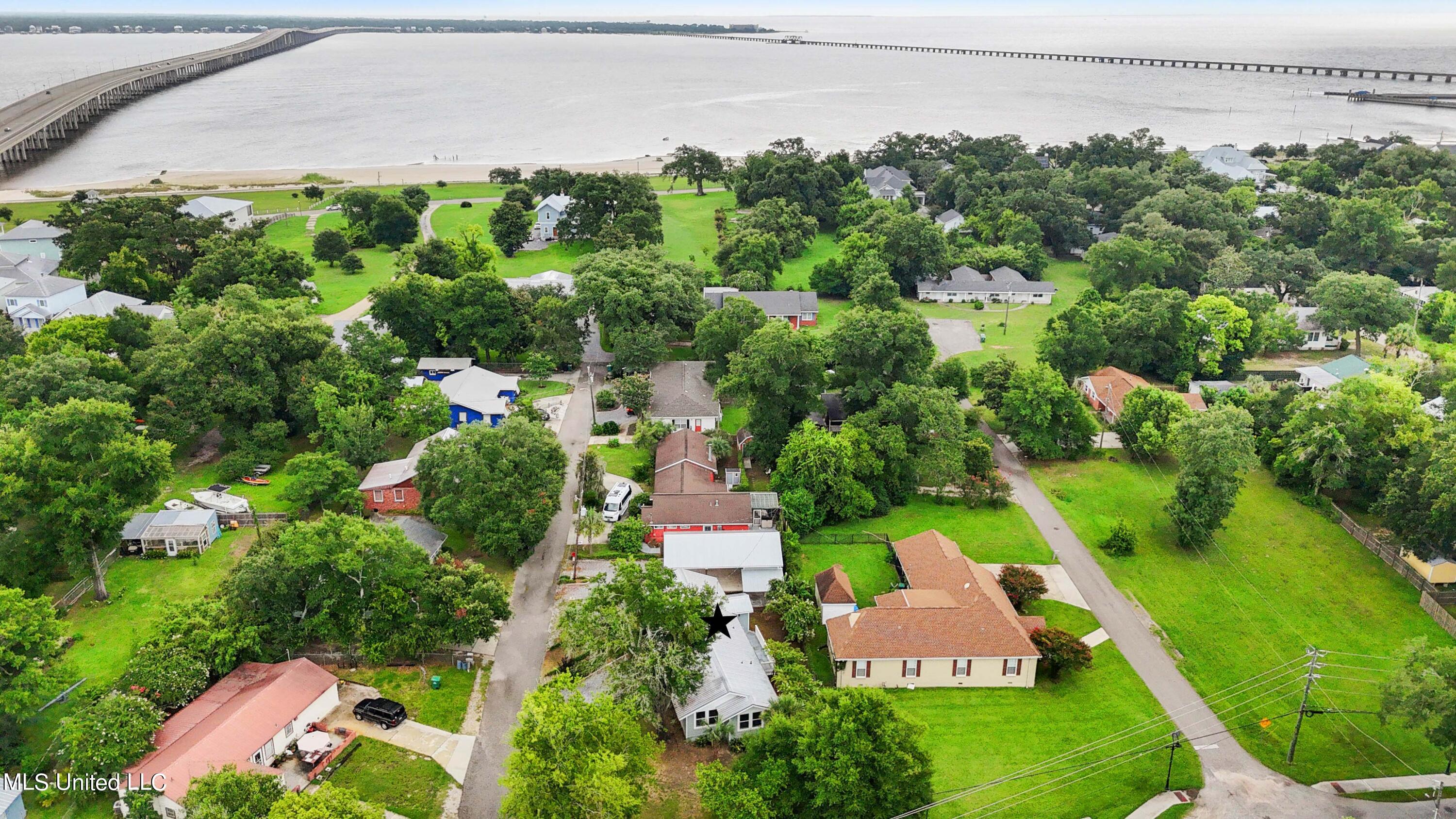 100 Hickory Lane, Bay Saint Louis, Mississippi image 29