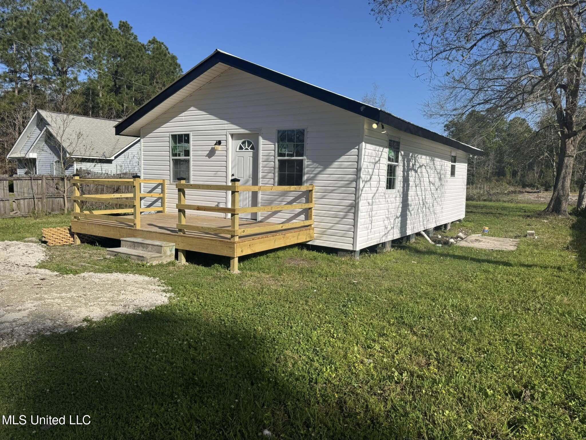 902 Dicks Street, Bay Saint Louis, Mississippi image 4