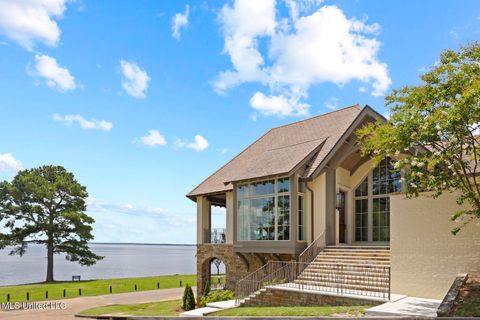 Homes For Sale - 150 Old Trace Road<br/> Madison County, Madison, MS 39110