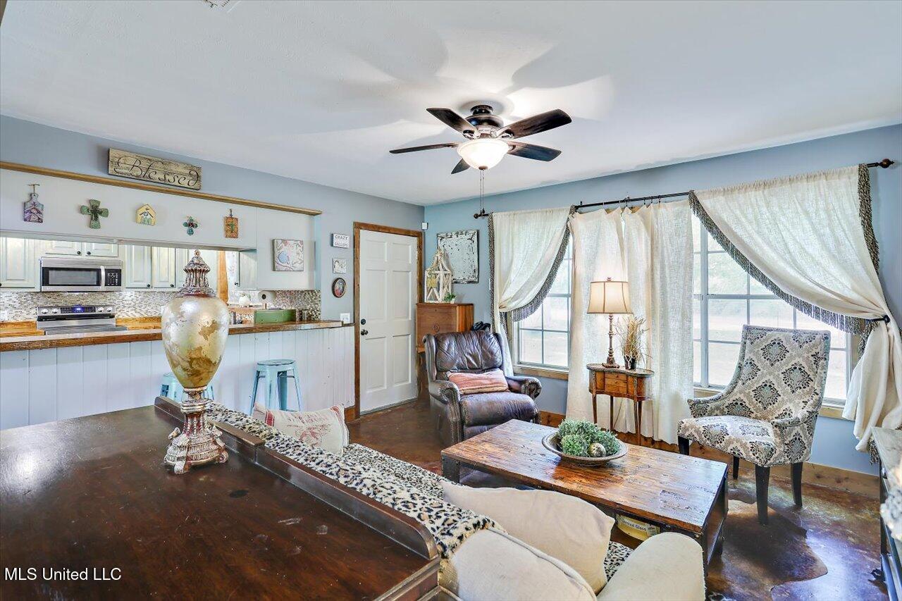 1563 Dry Creek Road, Magee, Mississippi image 9