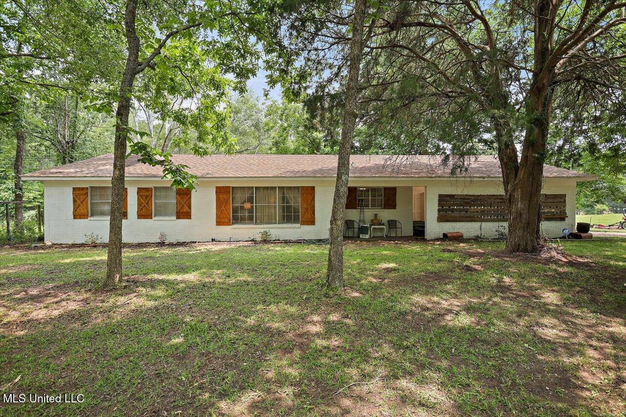 1563 Dry Creek Road, Magee, Mississippi image 1