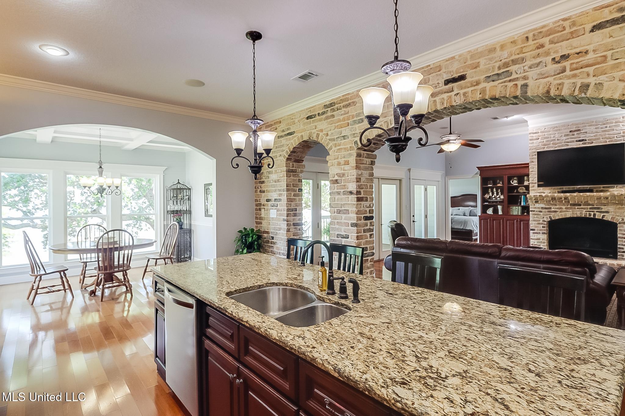 1214 Kensington Drive, Biloxi, Mississippi image 14