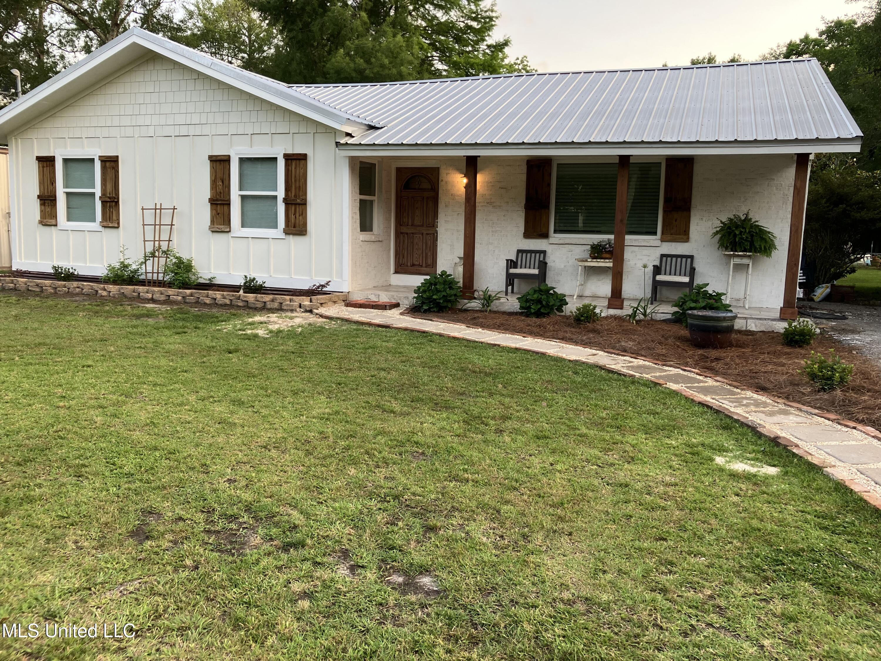 7813 Tapp Road, Ocean Springs, Mississippi image 1