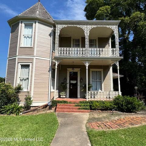 Homes For Sale - 212 Linton Avenue<br/> Adams County, Natchez, MS 39120