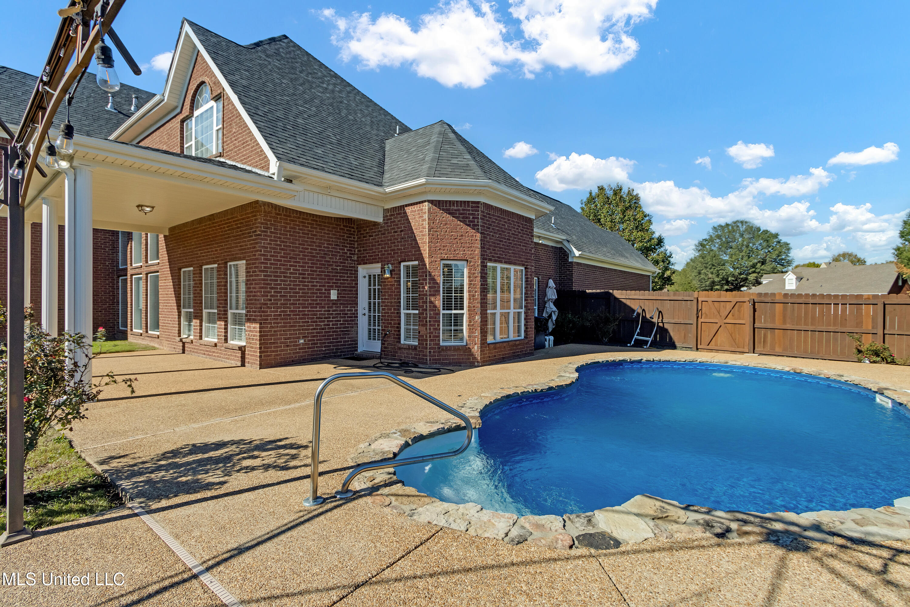 6550 Shenandoah Lane, Olive Branch, Mississippi image 2