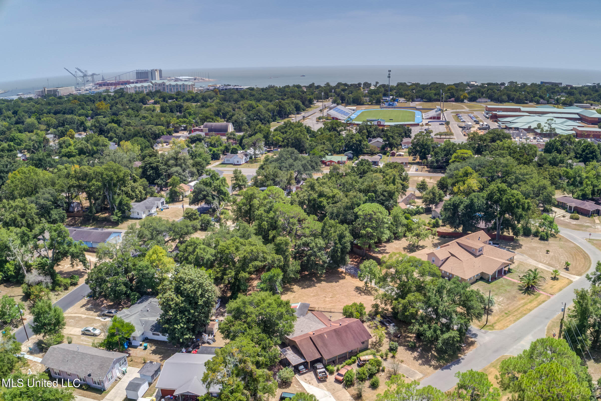 00 Floralwalk Drive, Gulfport, Mississippi image 8