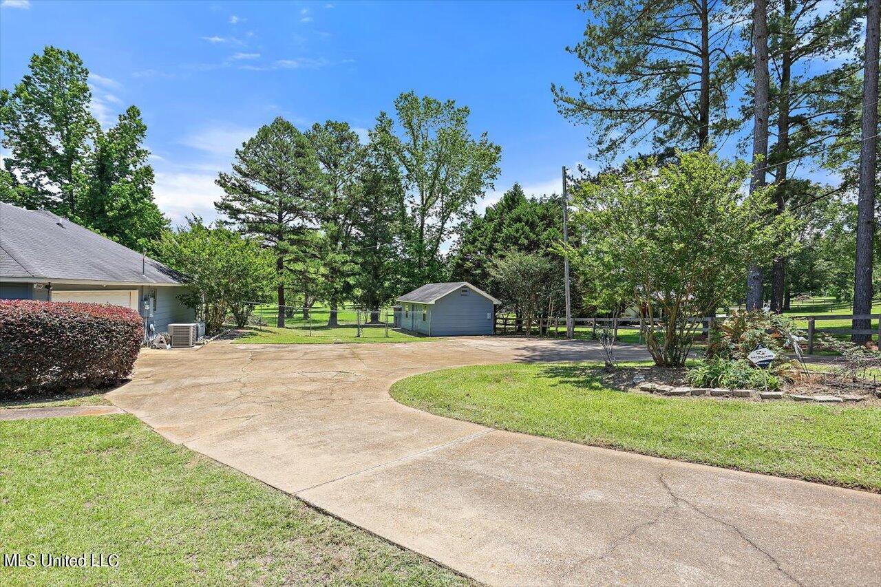 2670 Wells Road, Raymond, Mississippi image 5