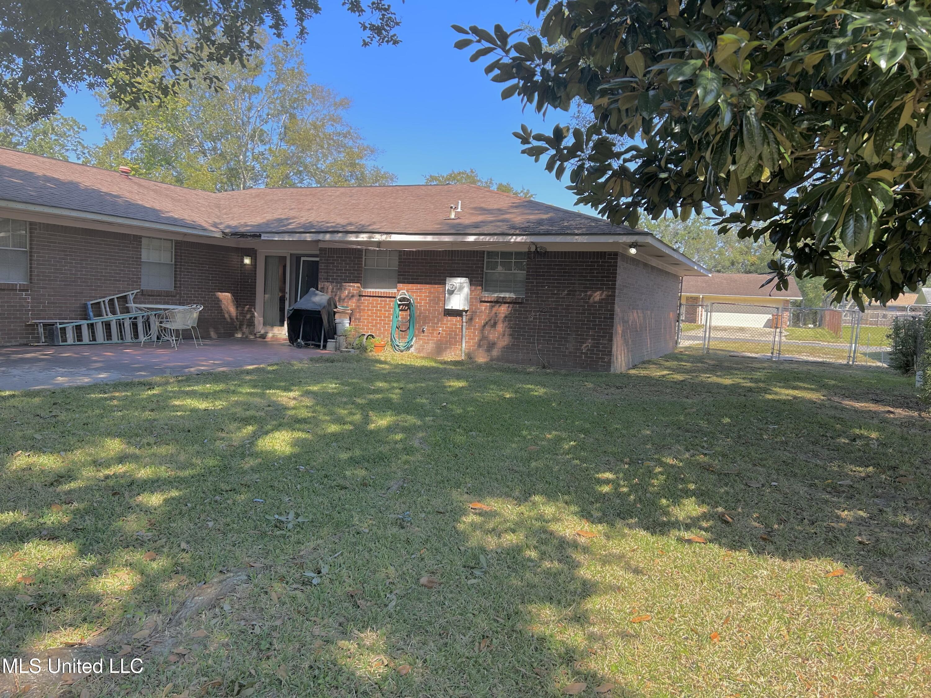 2285 Windsor Court, Biloxi, Mississippi image 9