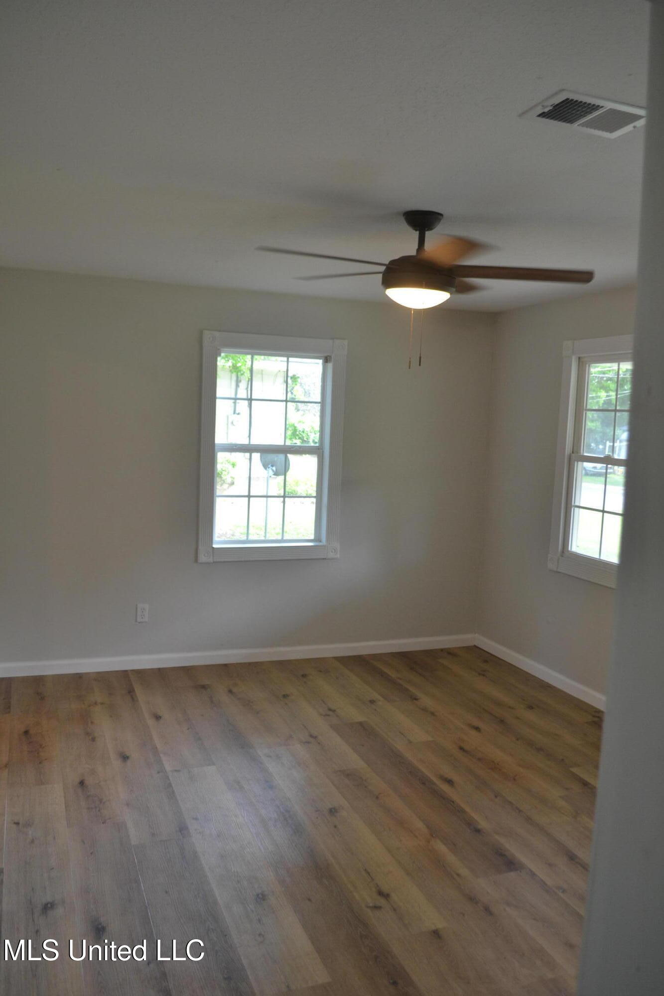 4848 Devon Street, Moss Point, Mississippi image 2