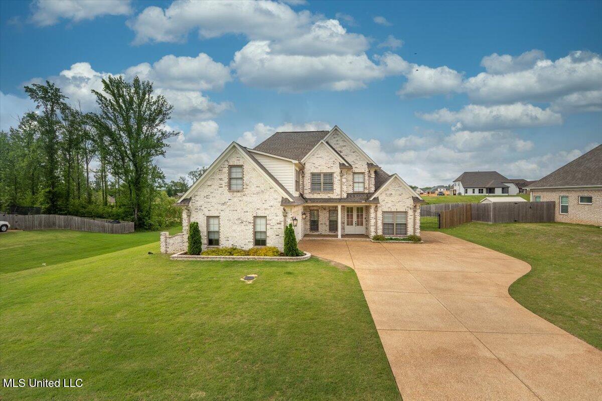 4423 Bakersfield Drive, Nesbit, Mississippi image 1