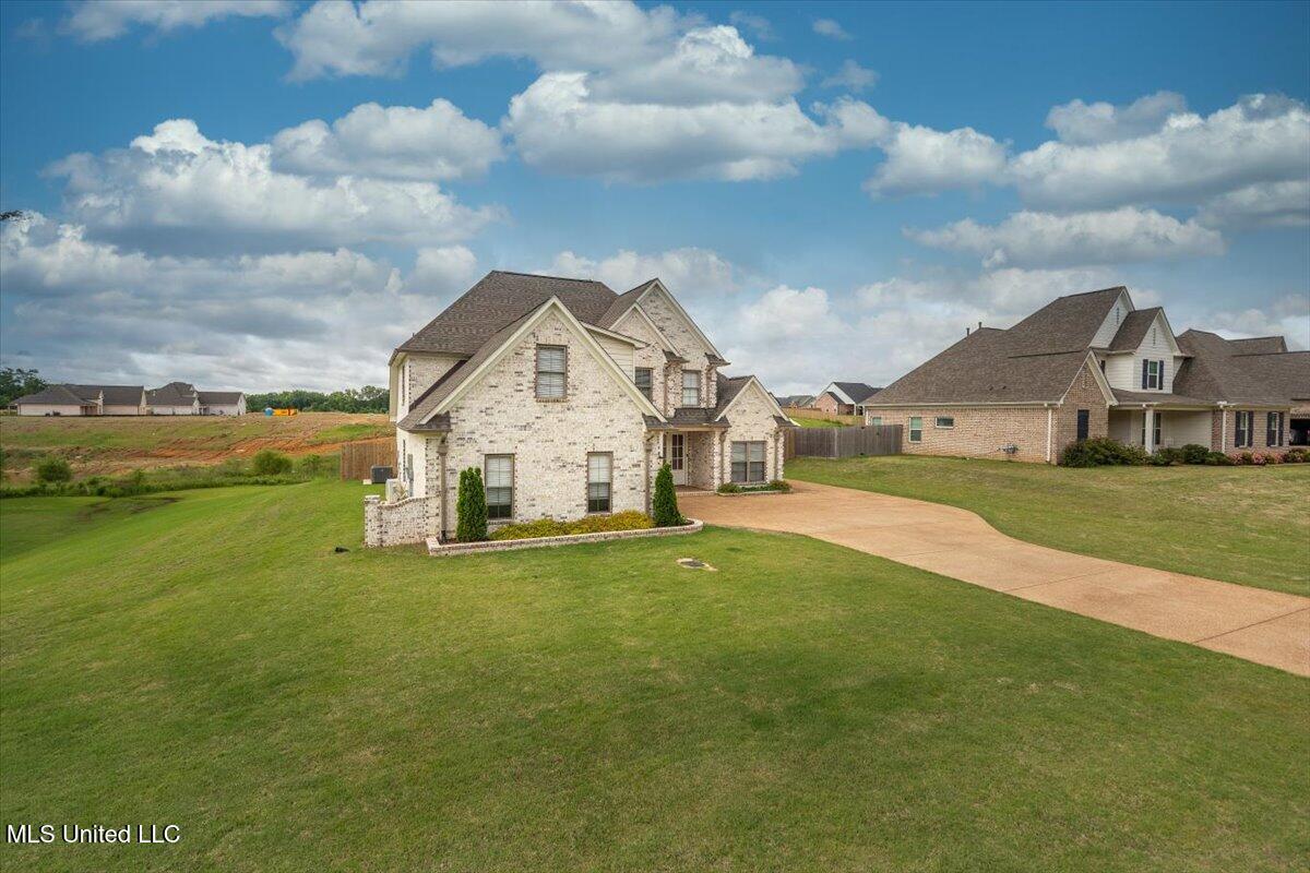 4423 Bakersfield Drive, Nesbit, Mississippi image 3