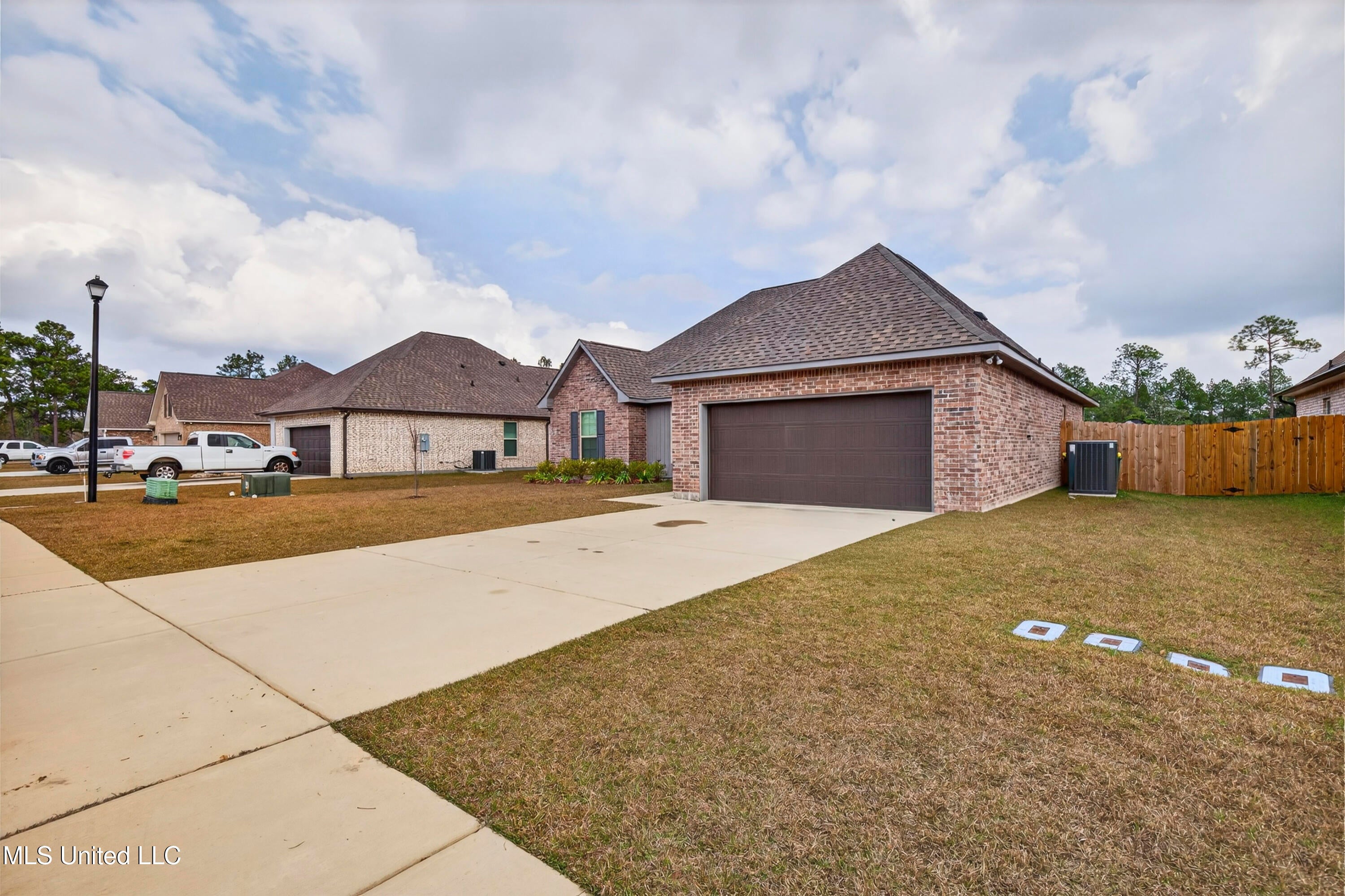 15376HighPointDr-2
