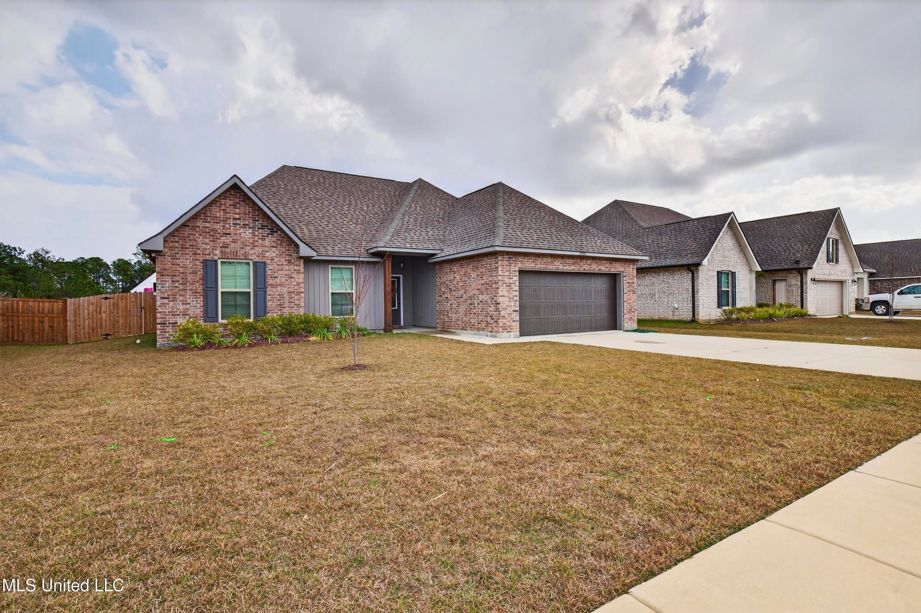 15376HighPointDr-3