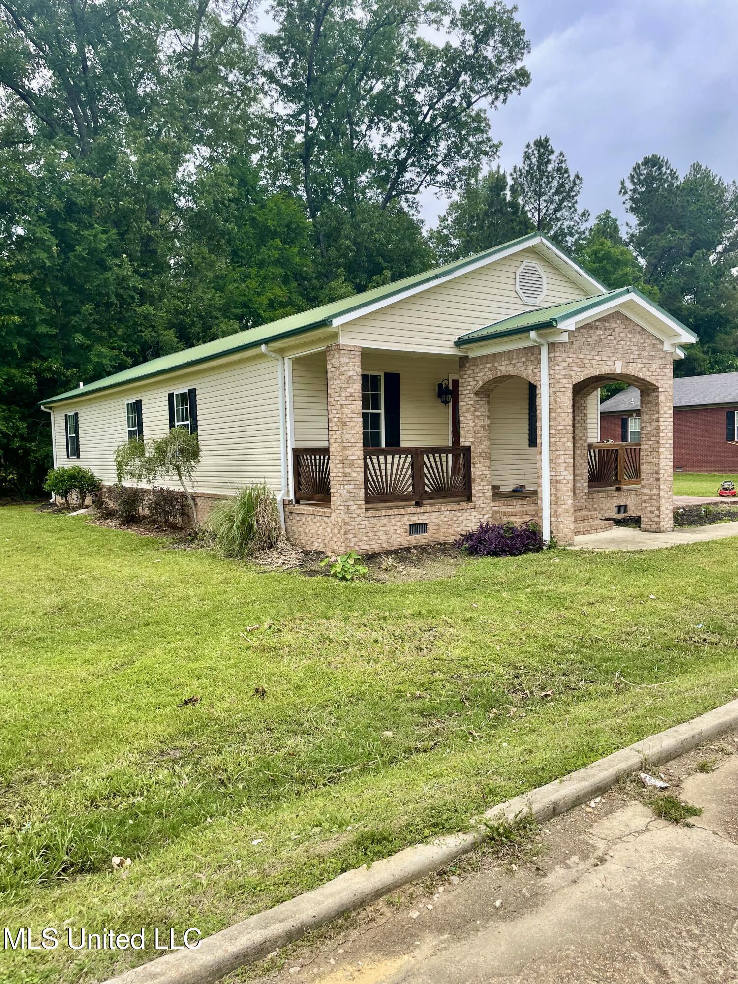 52 Alpine Drive, Starkville, Mississippi image 2
