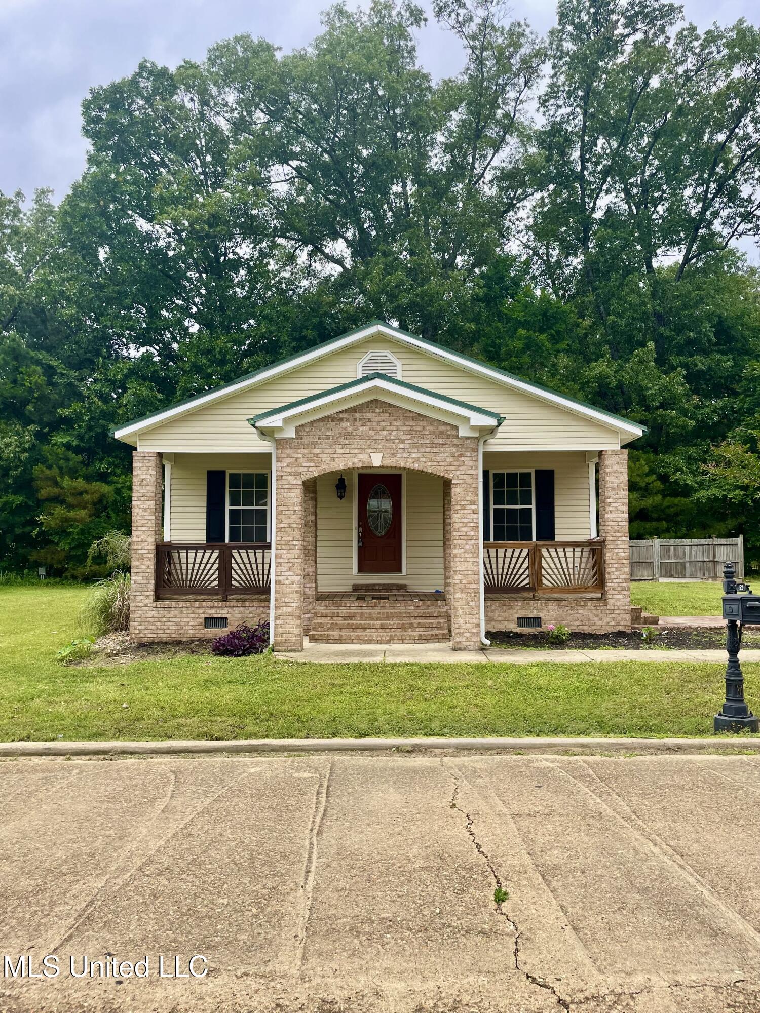 52 Alpine Drive, Starkville, Mississippi image 1