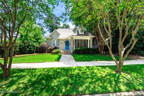 Homes For Sale - 829 Belhaven Street<br/> Hinds County, Jackson, MS 39202